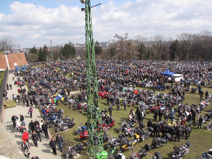 pielgrzymka motocyklistów.jpg