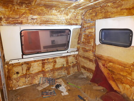 IMG_20211110_190355431.jpg (3.32 MiB) Przejrzano 14302 razy poza kilkoma miejscami oryginalna tapicerka została już zdjęta