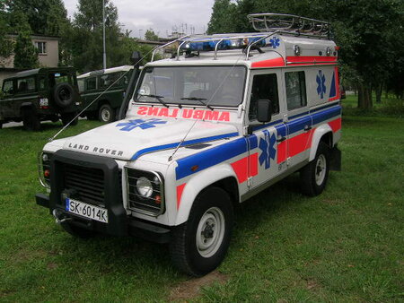 Ambulans Defender 110 001.jpg